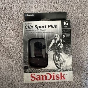 Sandisk Black Portable MP3 Player with Color Display and Clip